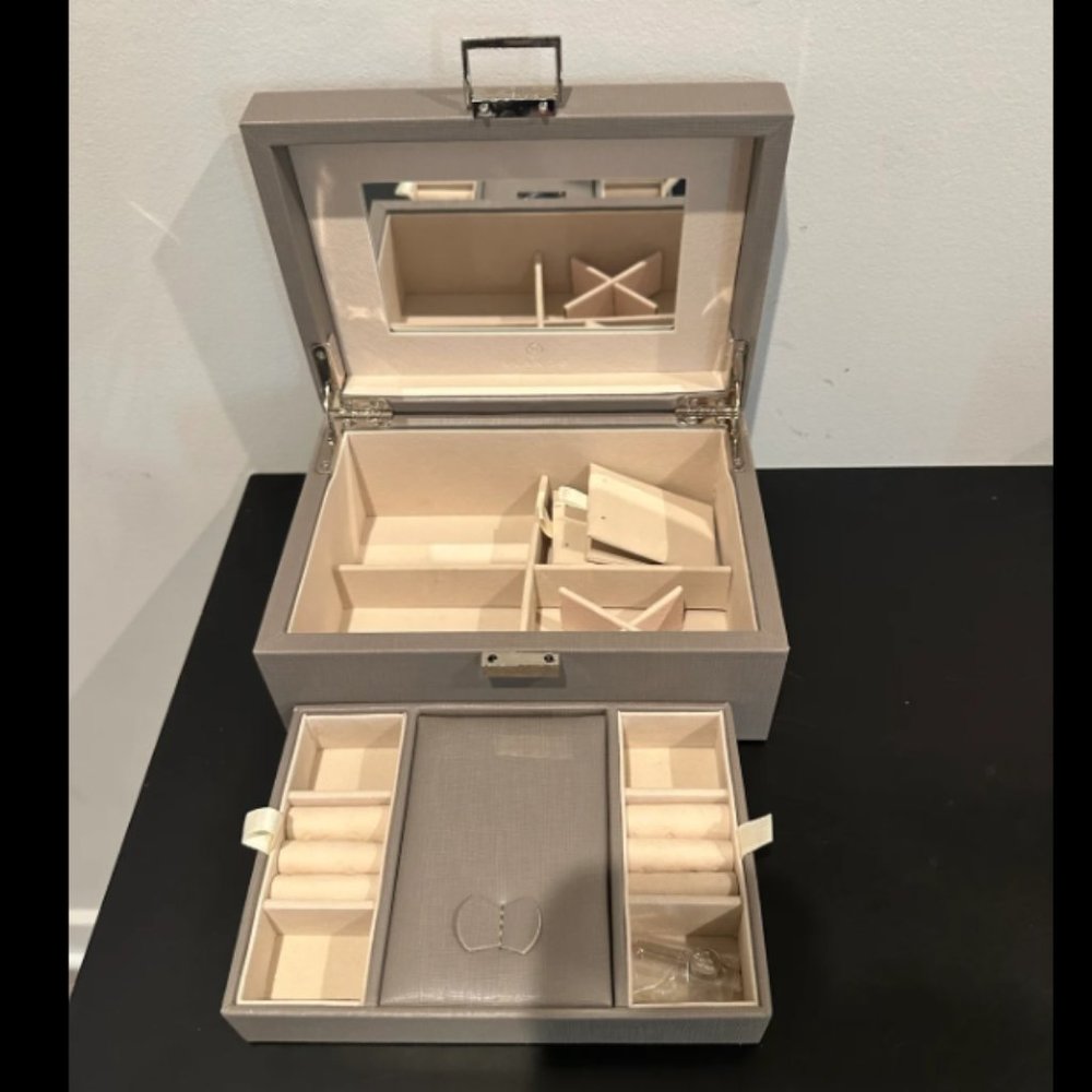 Vlando Jewelry Box